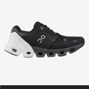 On cloud cloud flyer - woman’s size 11